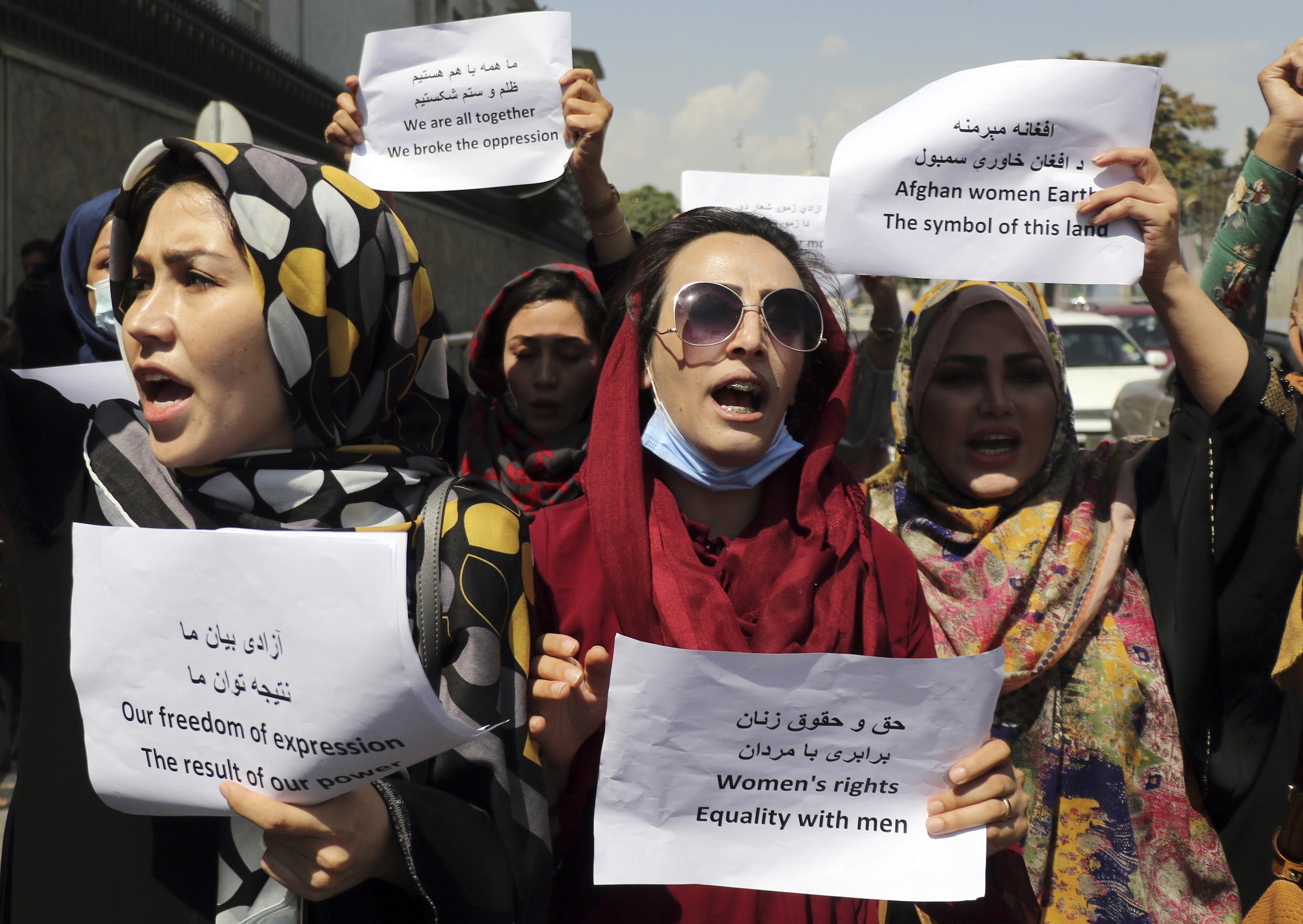 Las mujeres afganas han realizado diversas manifestaciones exigiendo sus derechos.