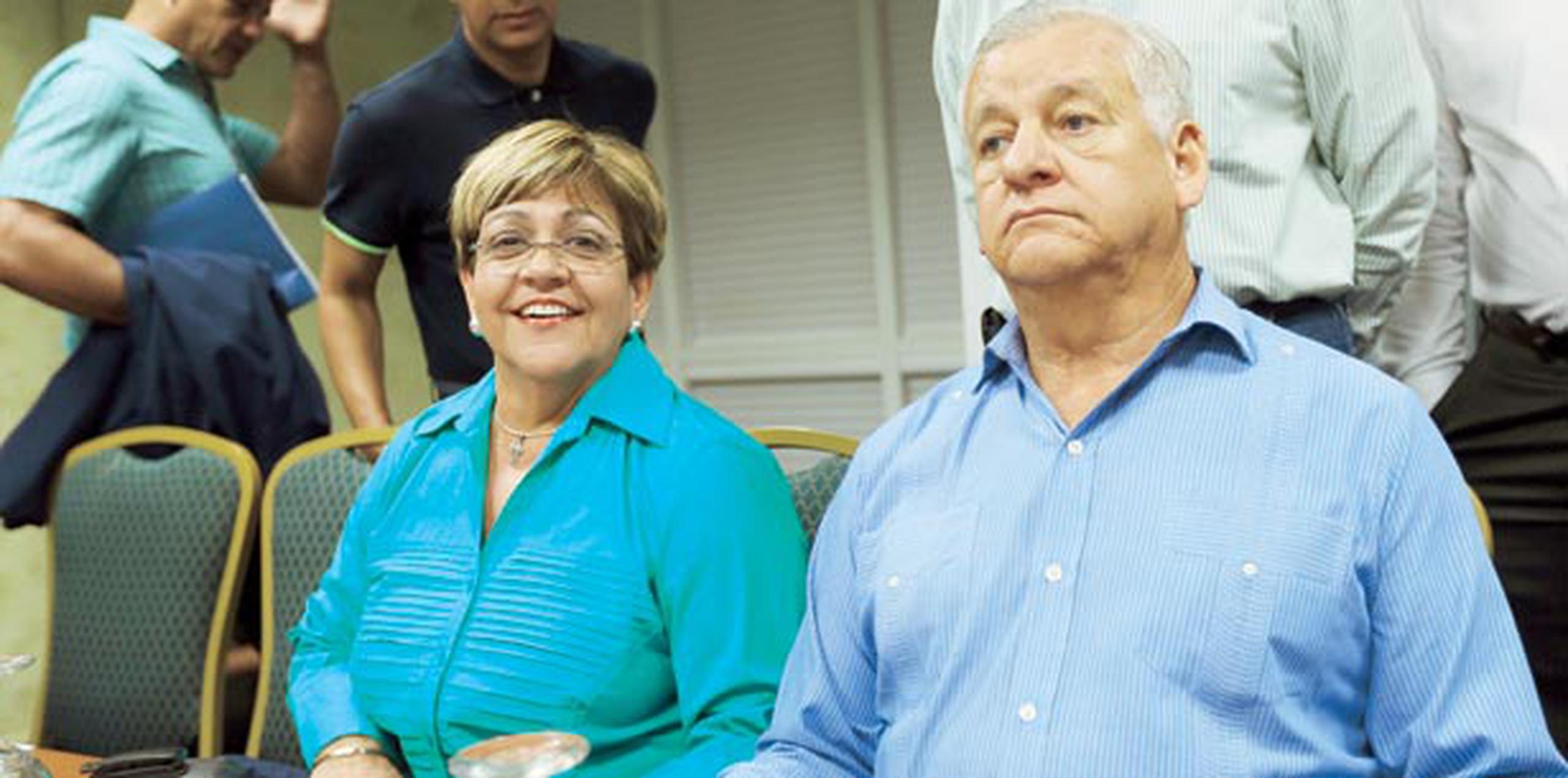 María Meléndez y su colega Héctor O’Neill, de Guaynabo, quien apoya a Molina para presidir a los PNP. (Archivo)