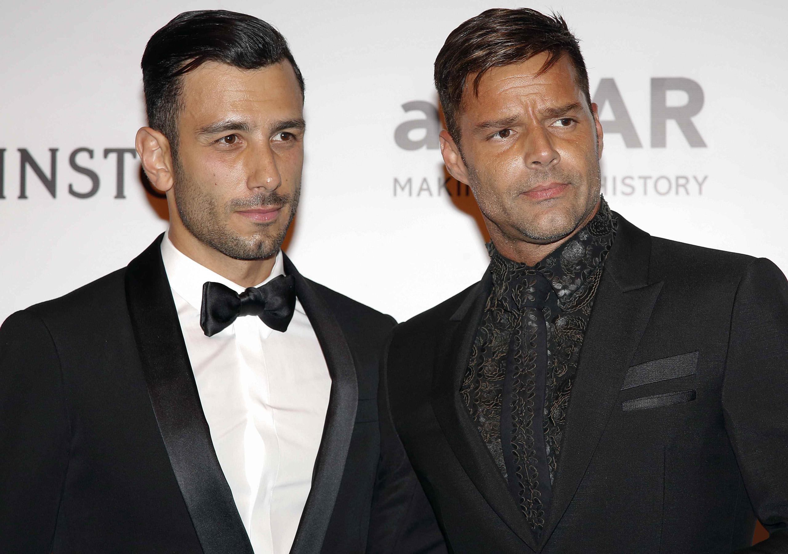 Ricky Martin junto a su pareja, Jwan Yosef, durante una gala en Brasil. (AP)