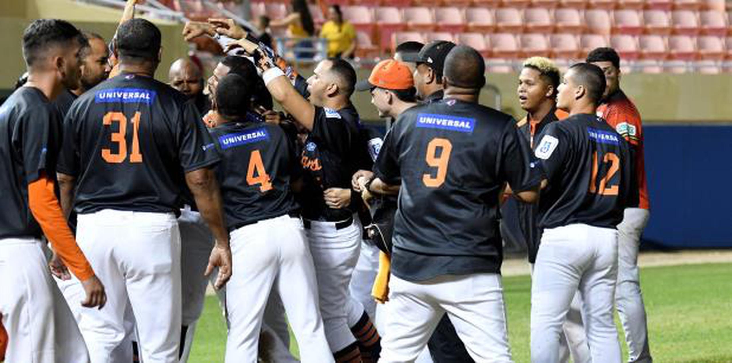 Los Sultanes de Mayagüez dejaron en el terreno de juego a los Toritos el sábado para colocarse a un triunfo de asegurar al menos un empate en la lucha por definir los últimos  semifinalistas del 2018. (Suministrada)
