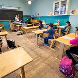 Noruega reabre escuelas, peluquerías, comercios y tribunales
