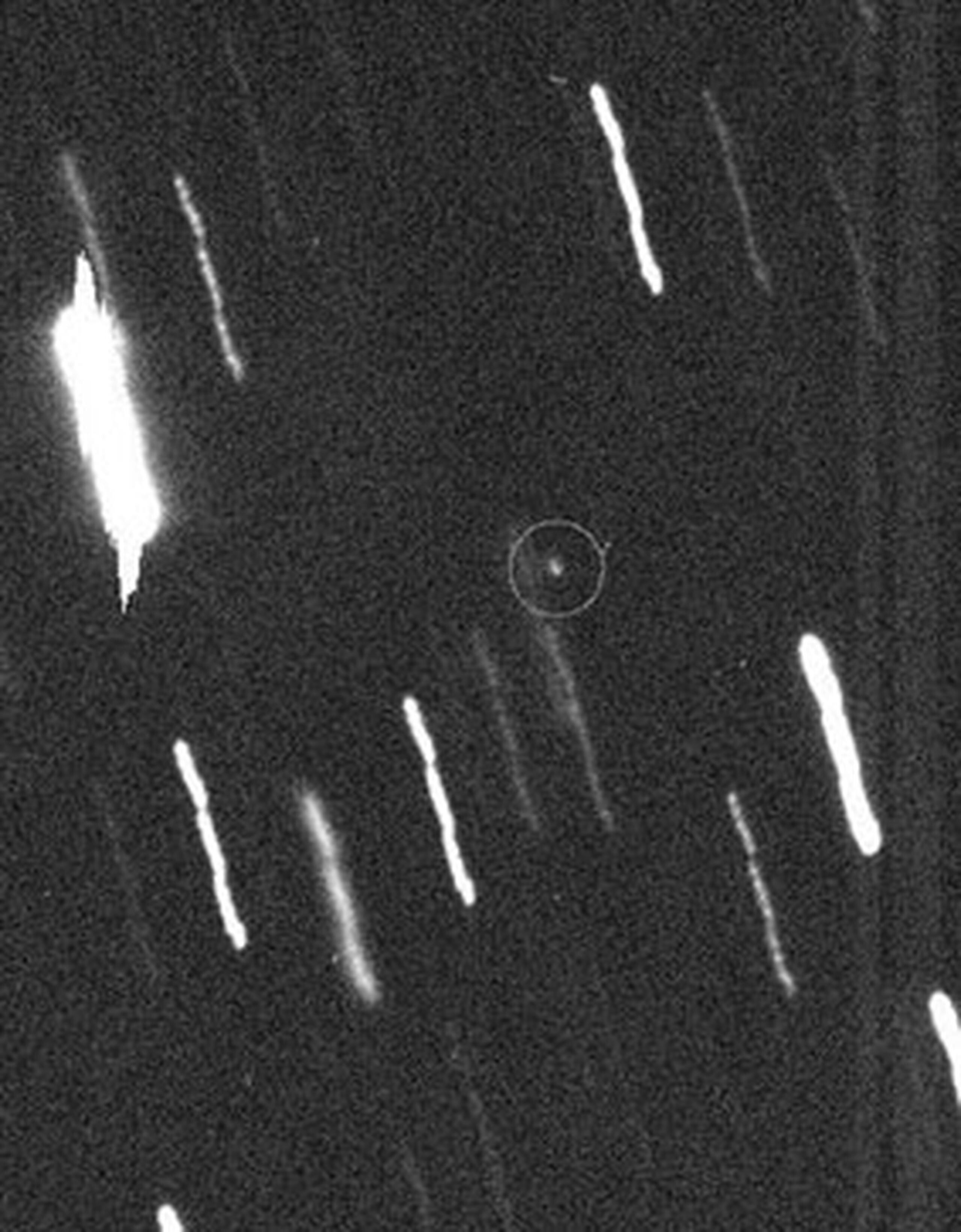 Donald Yeomans, que supervisa la oficina de vigilancia de asteroides de la NASA, dijo ahora que el asteroide se acercará a una distancia mínima de 19,400 millas. (NASA)