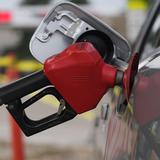 Precio de la gasolina regular baja un poco más este viernes