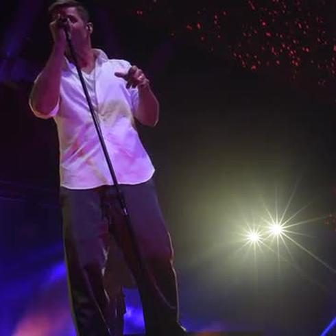  Ricky Martin canta en la gala de su fundación