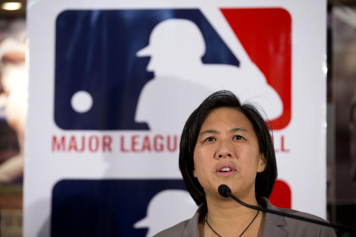 Kim Ng durante una conferencia en Puerto Rico en 2013 con motivo a un evento de MLB.