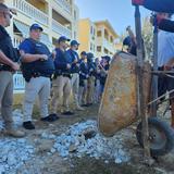 Policía arresta a tres manifestantes en condominio Sol y Playa de Rincón