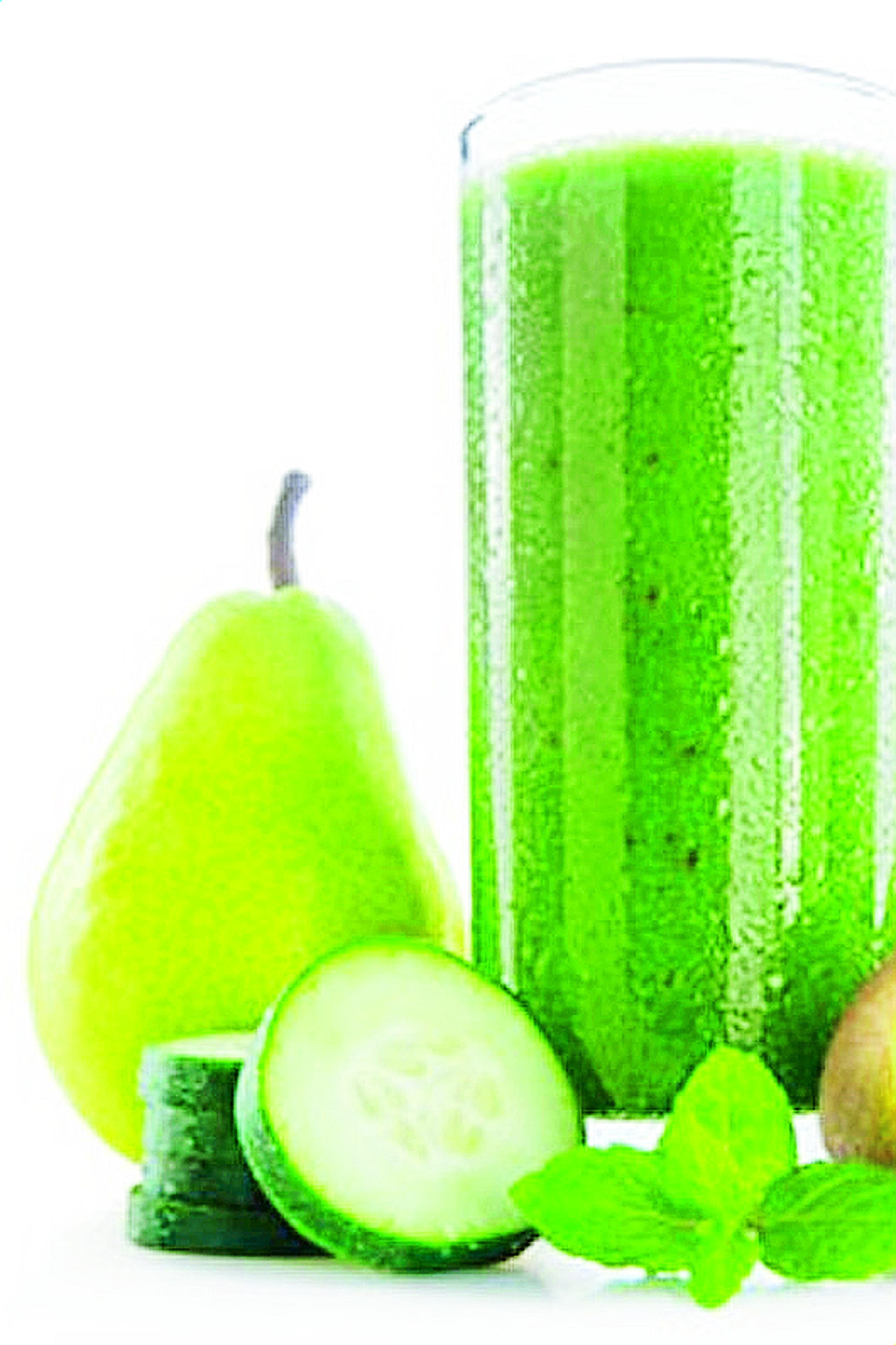 Según los expertos en nutrición, mientras más verde el jugo, mejor.