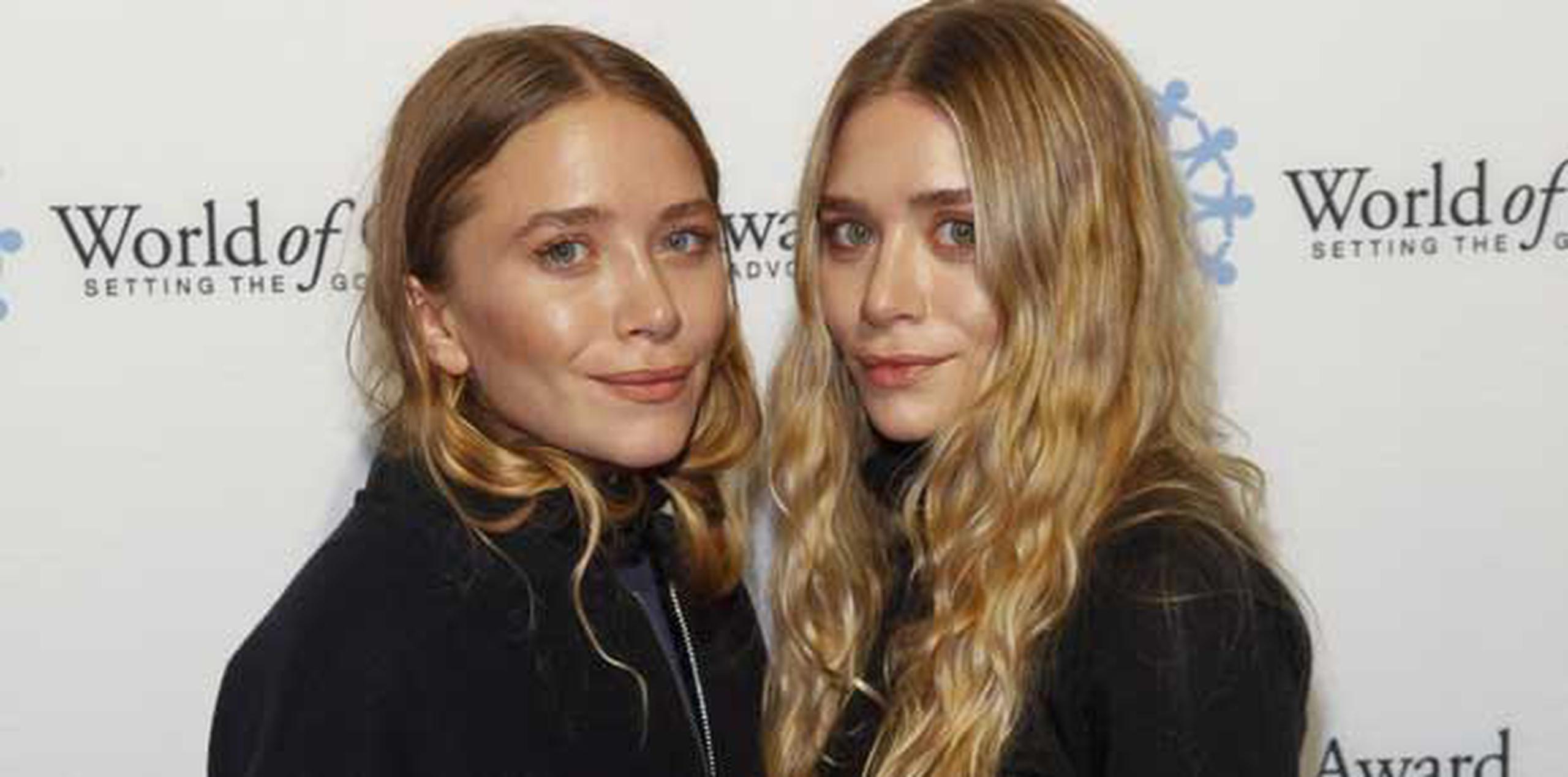 Mary-Kate, a la izquierda, asistió junto a su hermana a una gala en Nueva York. (AP)