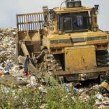 Acusan empleado de vertedero de Toa Baja por apropiación de camión de basura 