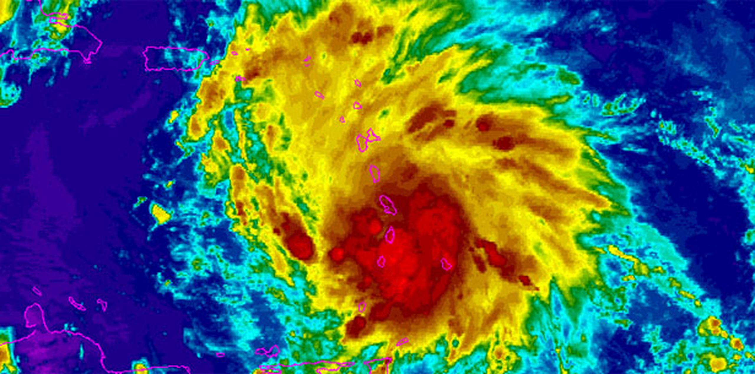 A las 5:00 de la tarde, la tormenta tropical Matthew se encontraba en la latitud 13.8, longitud 62.0 con vientos de hasta 60 millas por hora.  (NOAA)