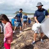 Voluntarios recogen 3,762 libras de desperdicios en costa del este