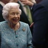 Premier británico dice que reina Isabel goza de buen estado