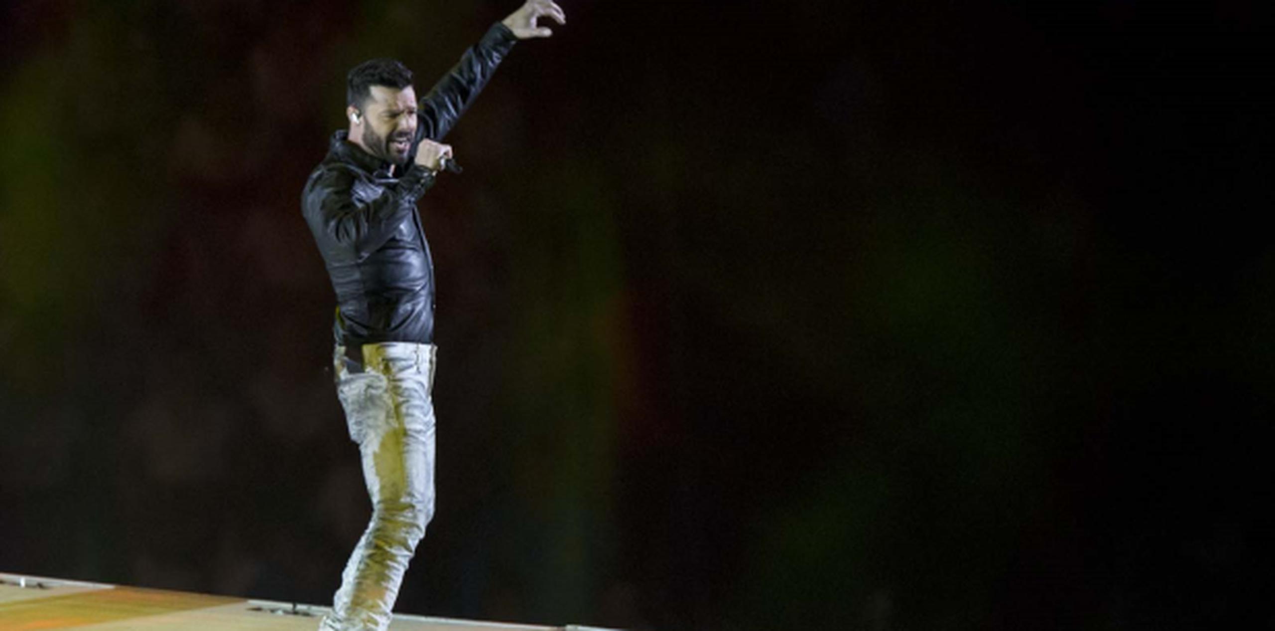 Ricky Martin ofreció el concierto final de la noche, una presentación que enloqueció a las más de 23,000 almas que llenaron el estadio Luis "Pirata" Fuente de esta ciudad portuaria. (tonito.zayas@gfrmedia.com)