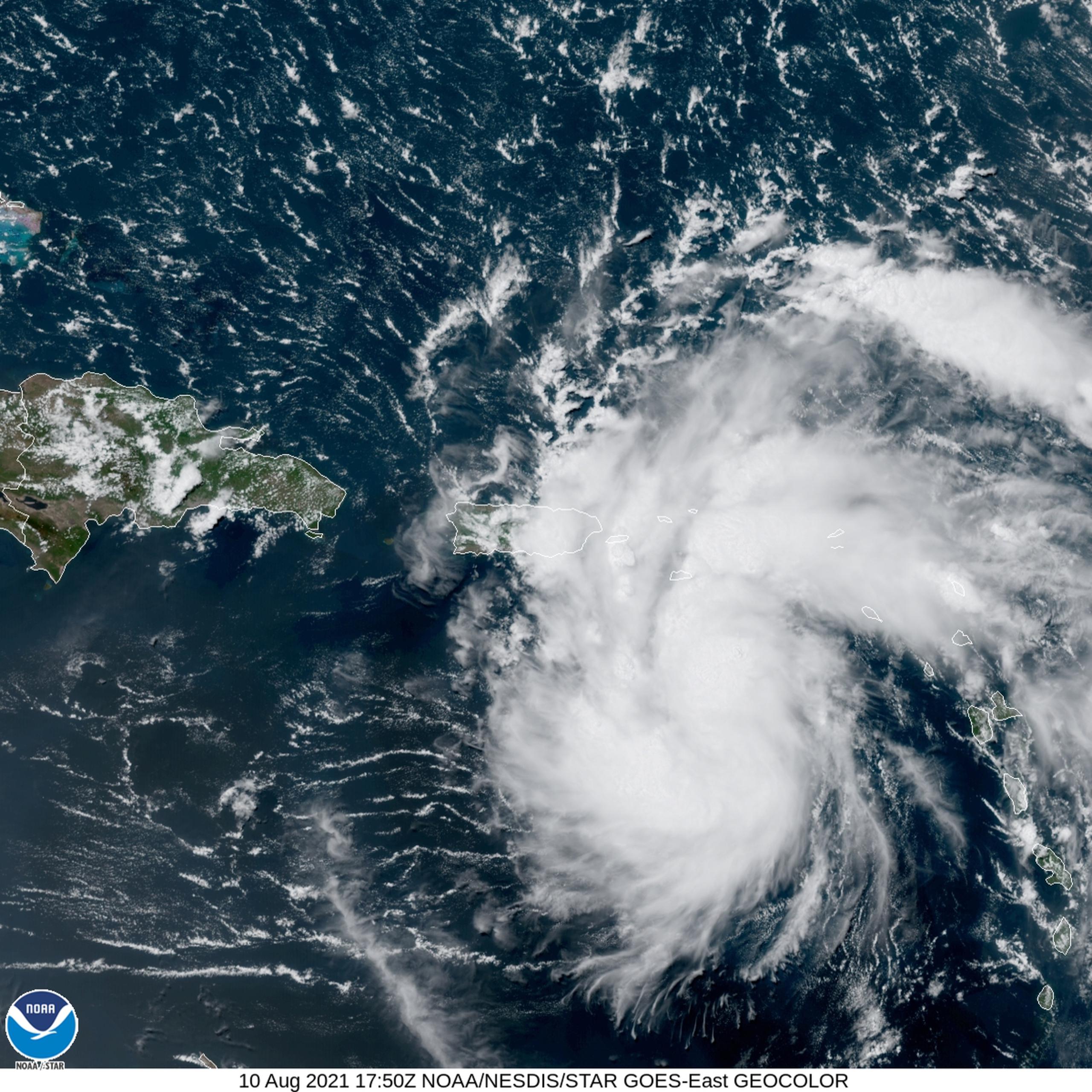 Imagen del satélite del potencial ciclón tropical seis durante la tarde del 10 de agosto de 2021.