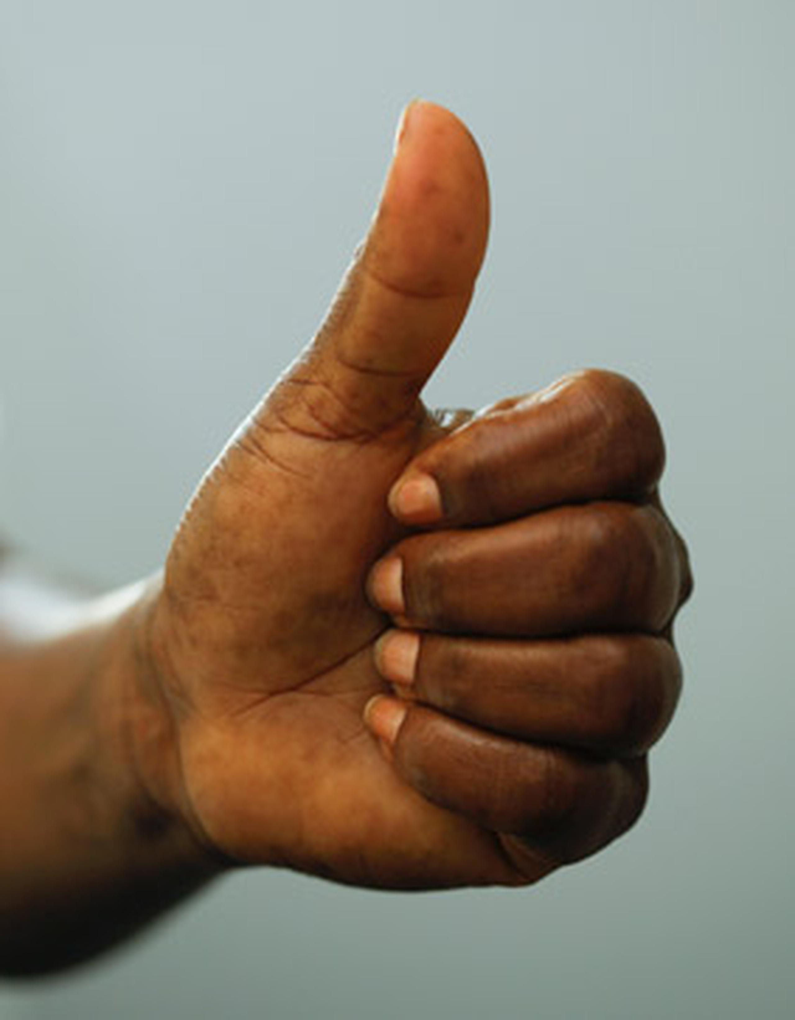 El "digit ratio" se consigue al dividir la longitud del dedo índice entre la del dedo anular. Mientras menor es esa proporción, más largo tiende a ser el pene. (Archivo)