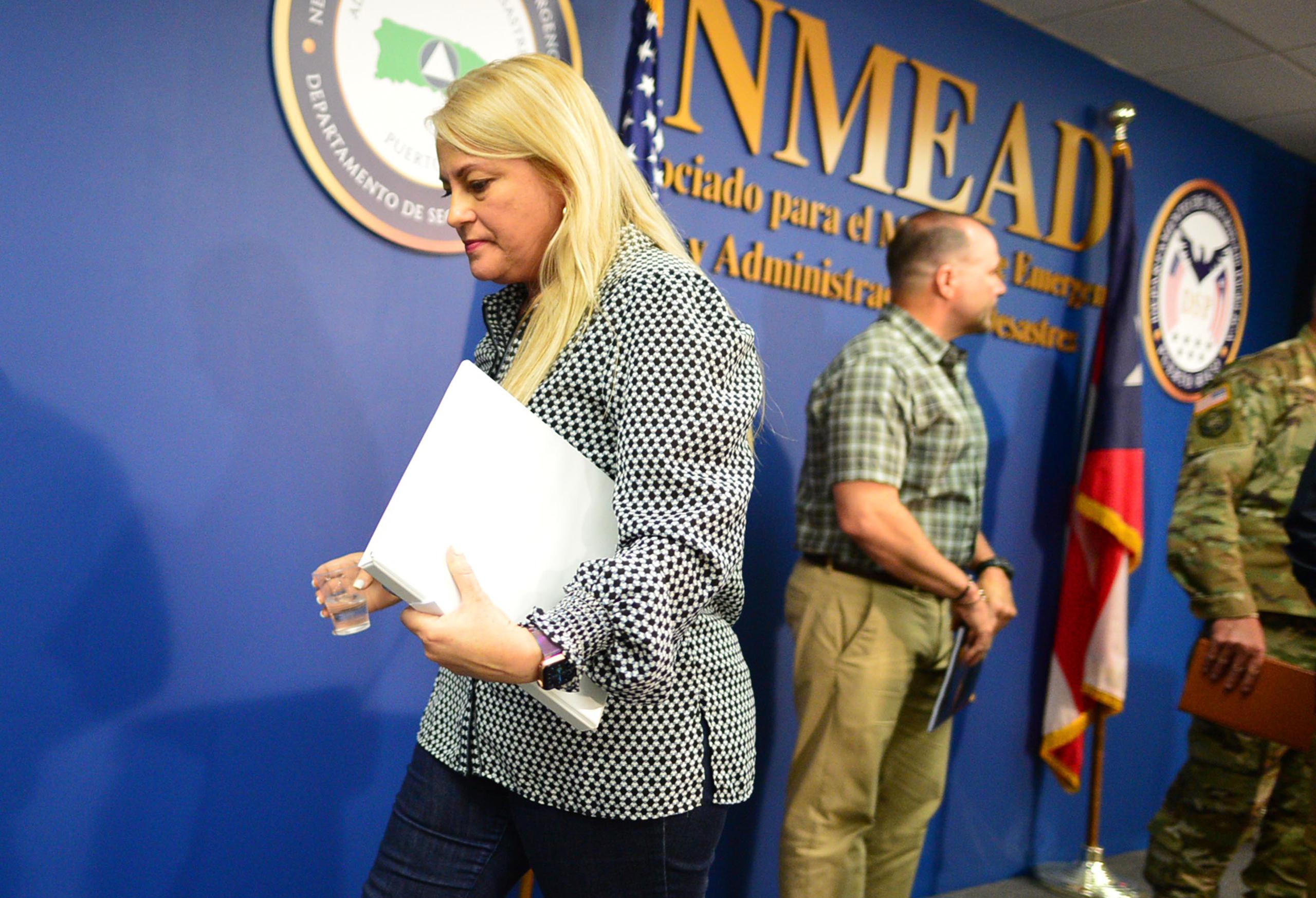 Conferencia de prensa de la gobernadora de Puerto Rico, Wanda Vazquez, en el Negociado para el Manejo de Emergencias .