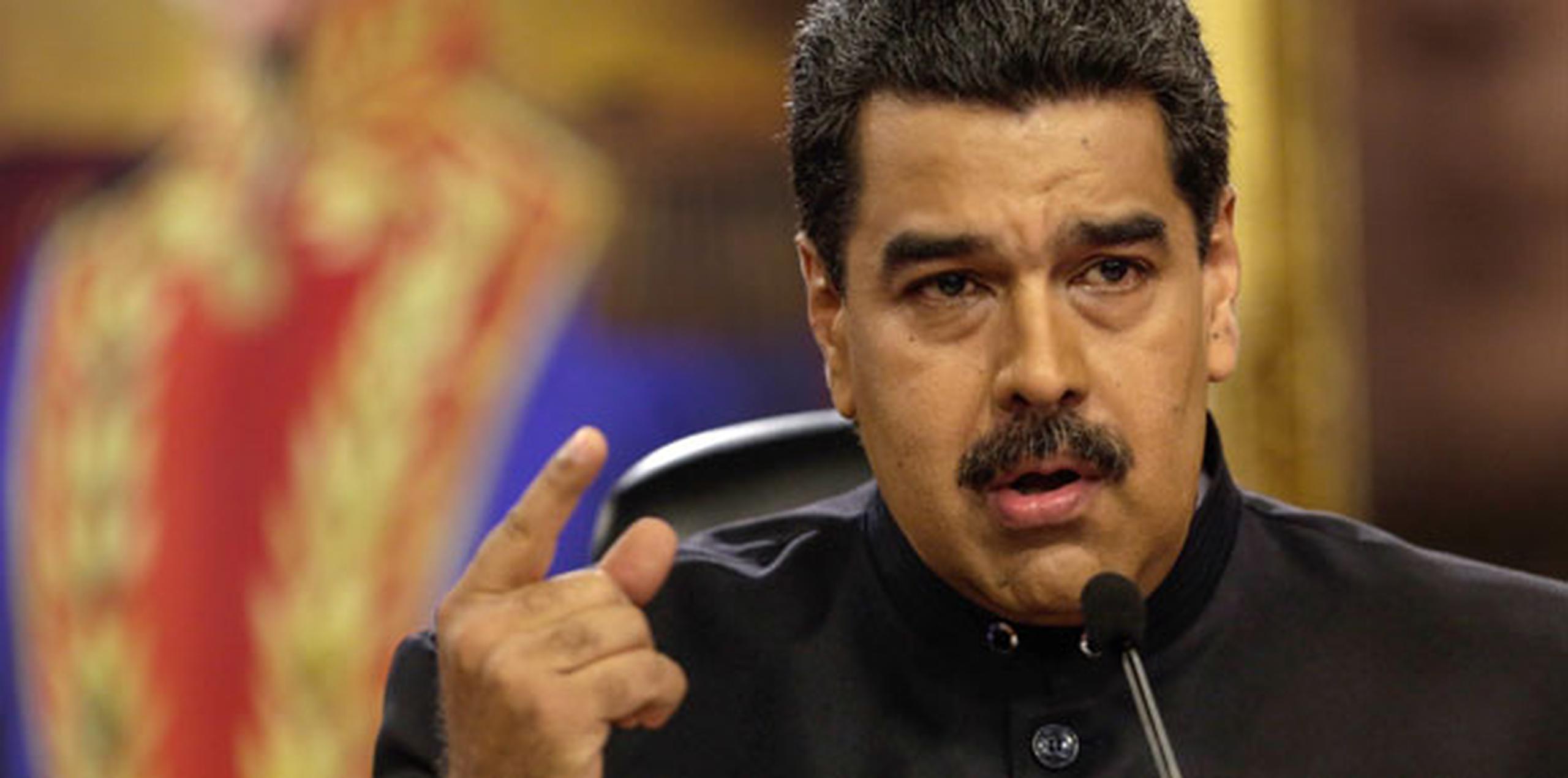 Las medidas apuntan a cuatro altos funcionarios venezolanos que Washington dice son responsables de promover la votación y minar la democracia en Venezuela. (EFE)