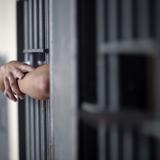 Encarcelan hombre acusado por maltrato conyugal 