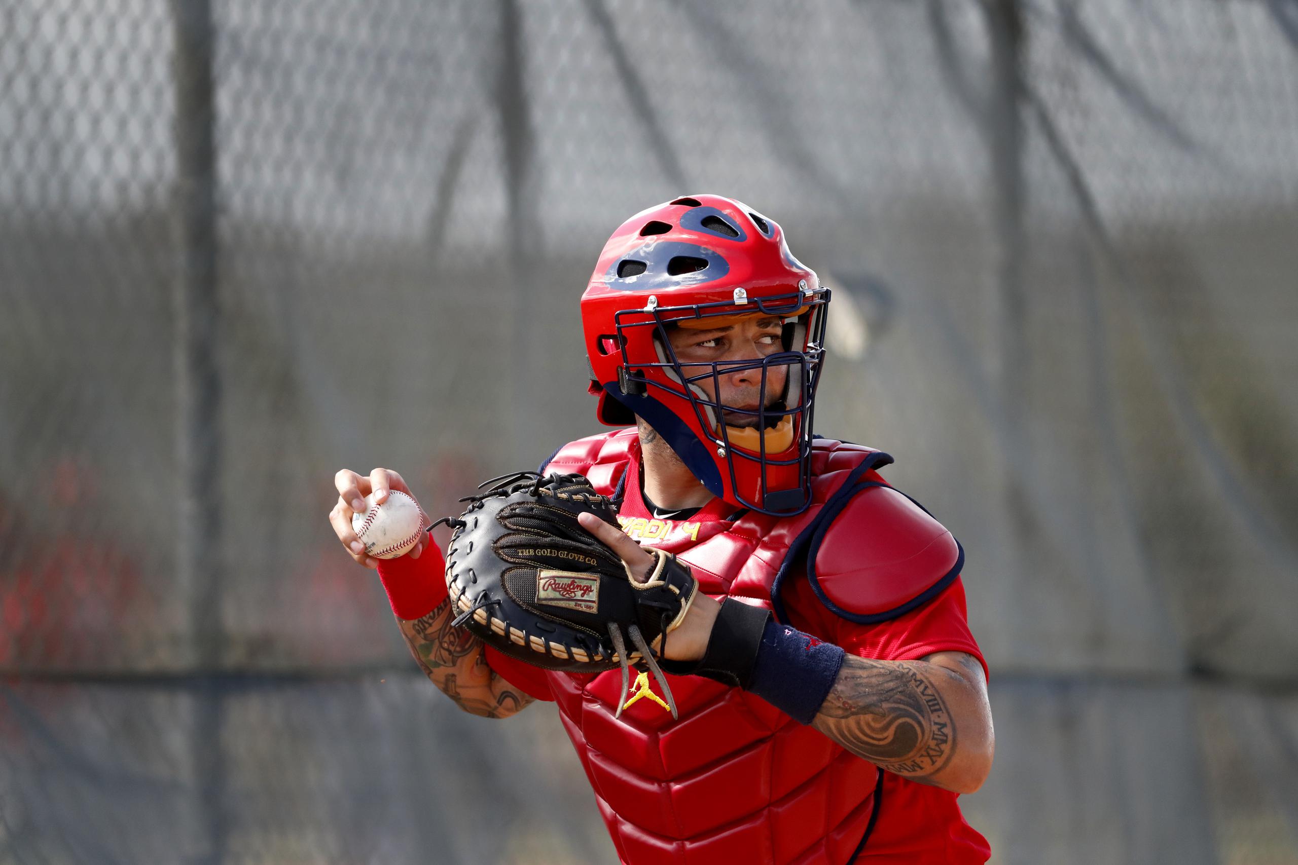 Yadier Molina podría estar en el último campo de entrenamiento de su carrera como jugador luego de firmar por un año con los Cardinals de San Luis.