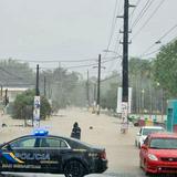 Cautela en las carreteras: Extienden aviso de inundaciones para pueblos del oeste