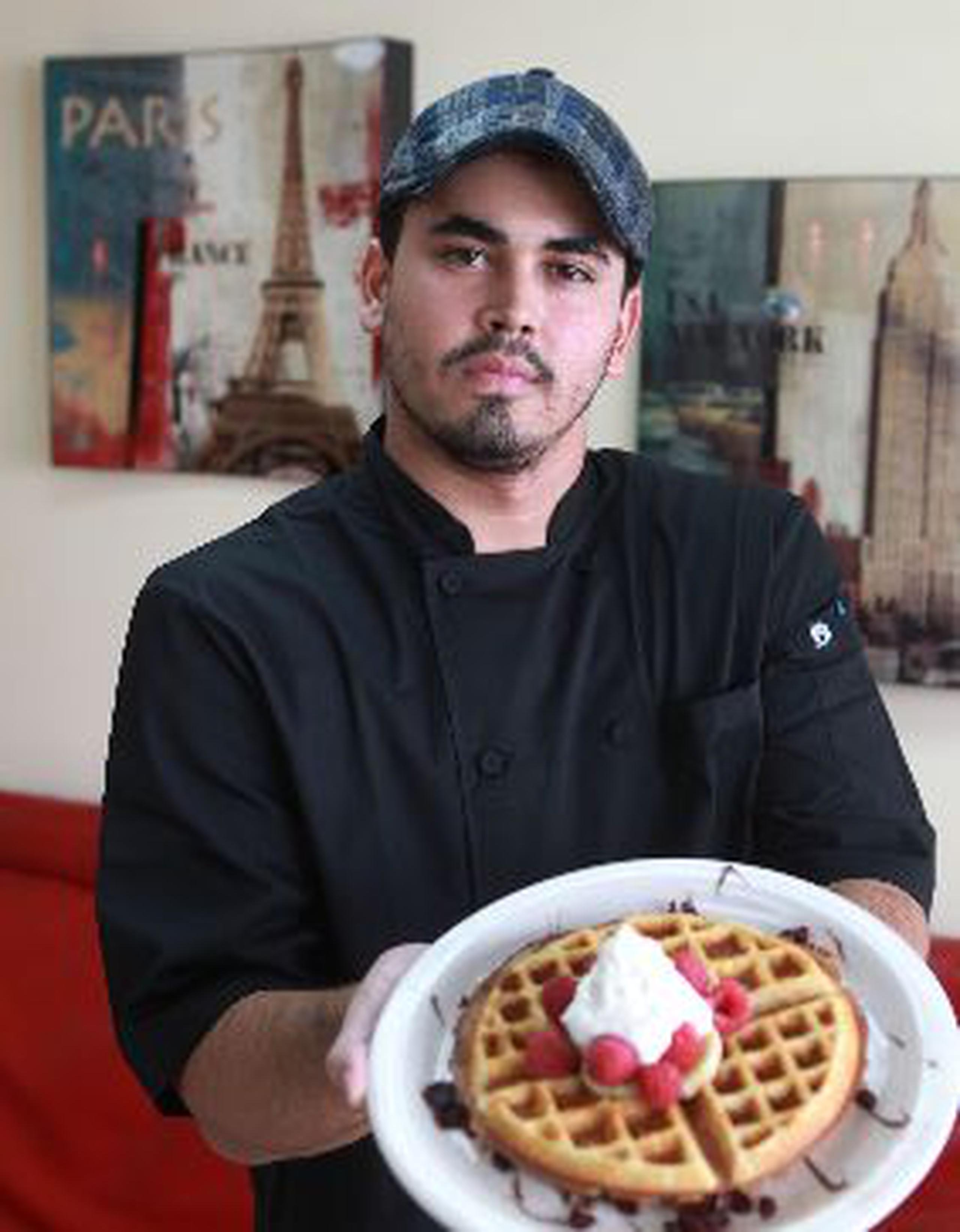 Los domingos, para el desayuno, el chef Jan Karlo Ruiz, propietario de Bistro Café, prepara pancakes y waffles.    &nbsp;<font color="yellow">(vanessa.serra@gfrmedia.com)</font>