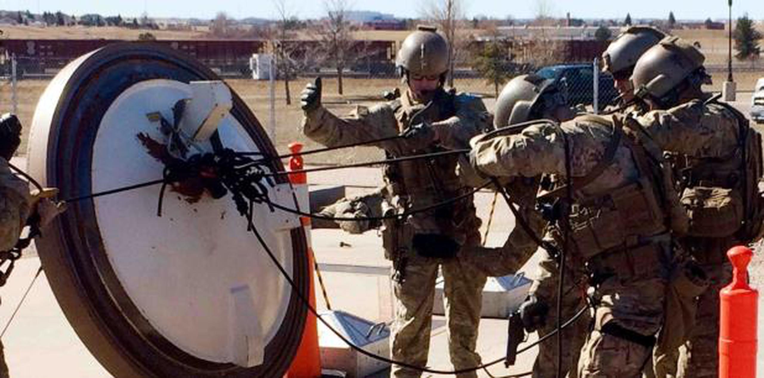 Soldados de la Base de la Fuerza Aérea de F.E. Warren, donde se detectó el uso de estas sustancias, en un ejercicio realizad o en febrero de 2016. (AP)