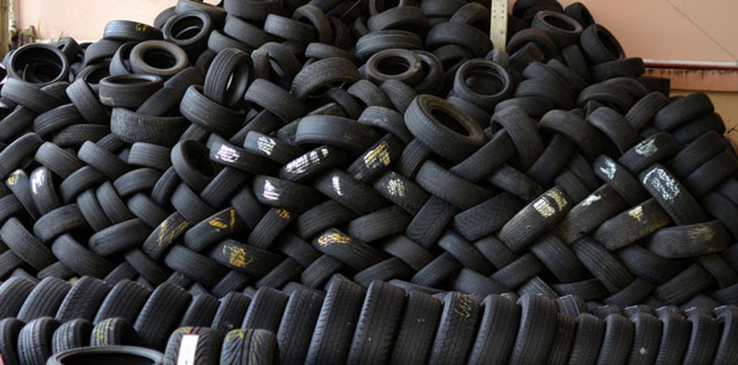 Cada día se cambian en Puerto Rico entre 9,000 y 15,000 neumáticos. (Archivo)