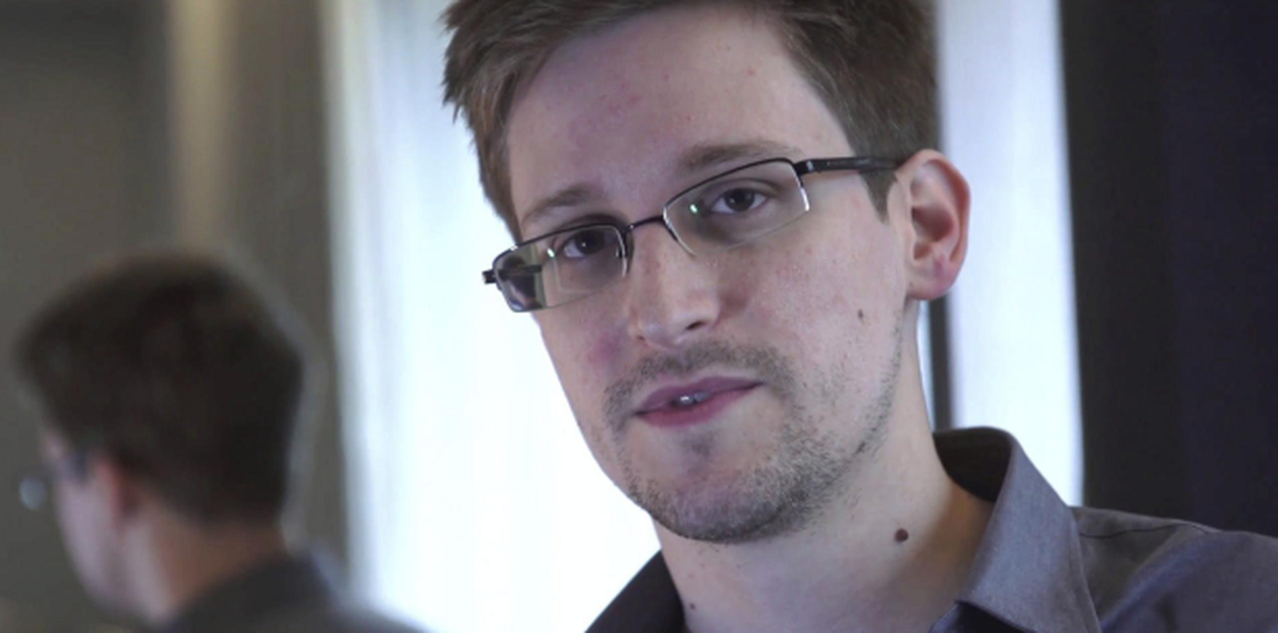 Otro periodista que ha reportado con base en los documentos de Snowden, Barton Gellman, de The Washington Post, firmó un acuerdo con un sello de la casa editorial Penguin Group (Archivo)