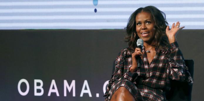 Michelle Obama responde preguntas durante el segundo día de la Cumbre de la Fundación Obama. (AP/Charles Rex Arbogast)