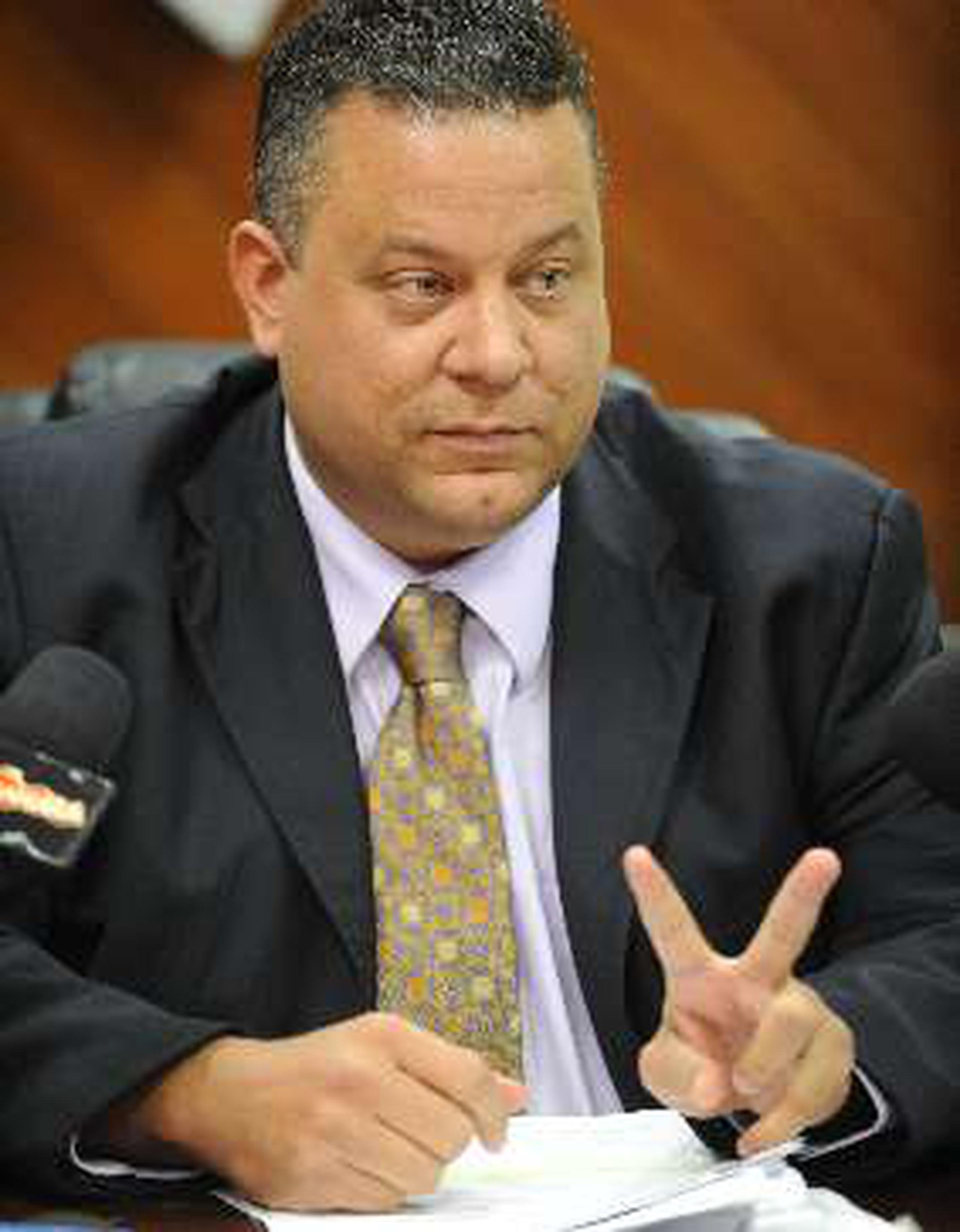  Ray Cruz,  presidente  de la  Corporación de Puerto Rico para la Difusión Pública, no ha sido consistente en sus declaraciones desde que asumió el puesto.&nbsp;<font color="yellow">(Primera Hora /Luis Alcalá del Olmo)</font>