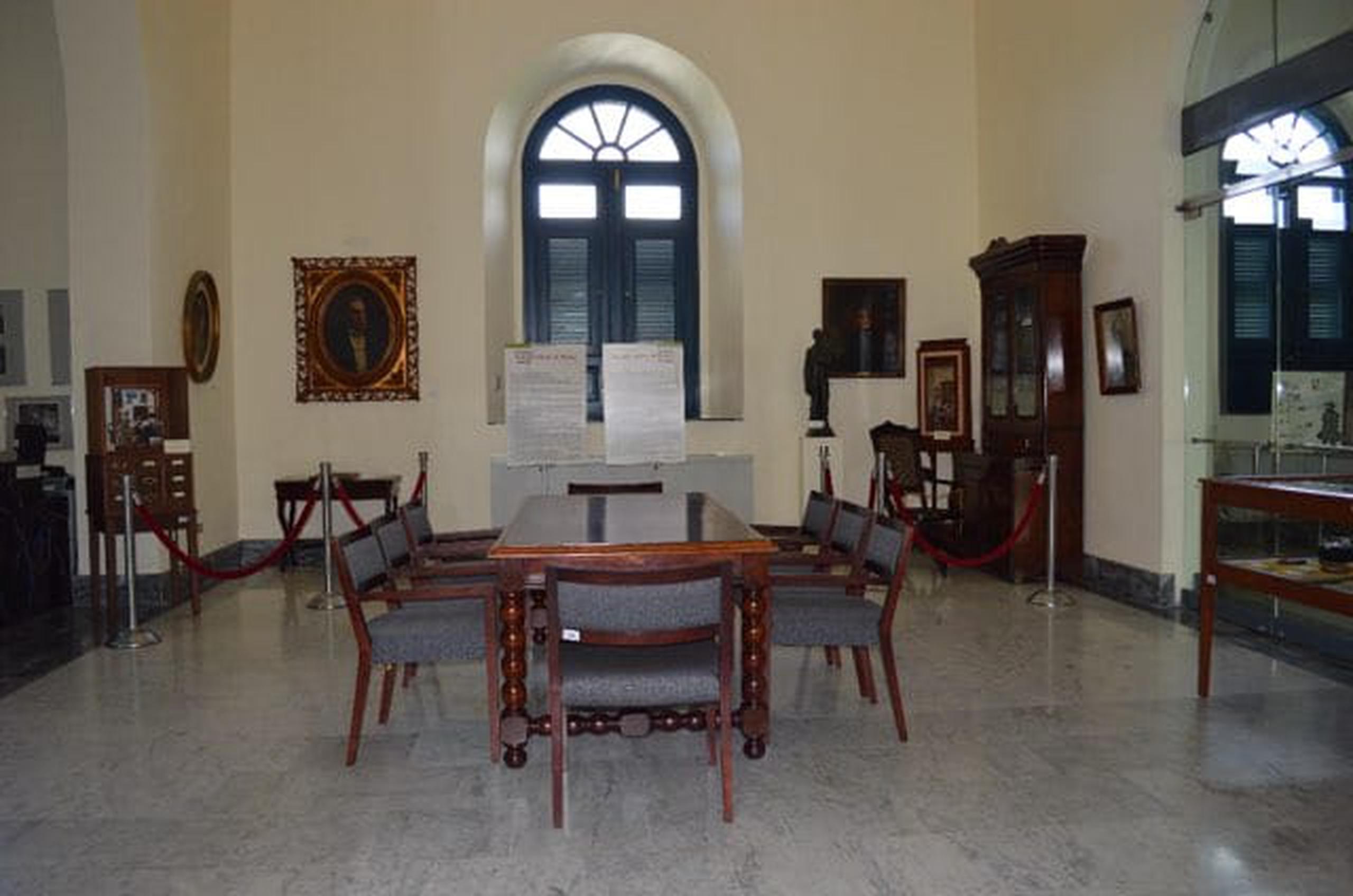 El director ejecutivo del ICP, Carlos Ruiz Cortés, indicó en declaraciones escritas que están comprometidos con la protección y recuperación necesaria de todas las colecciones del Archivo General y la Biblioteca Nacional, incluyendo la Sala Eugenio María de Hostos.