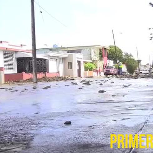 Tubería colapsa en urbanización Puerto Nuevo