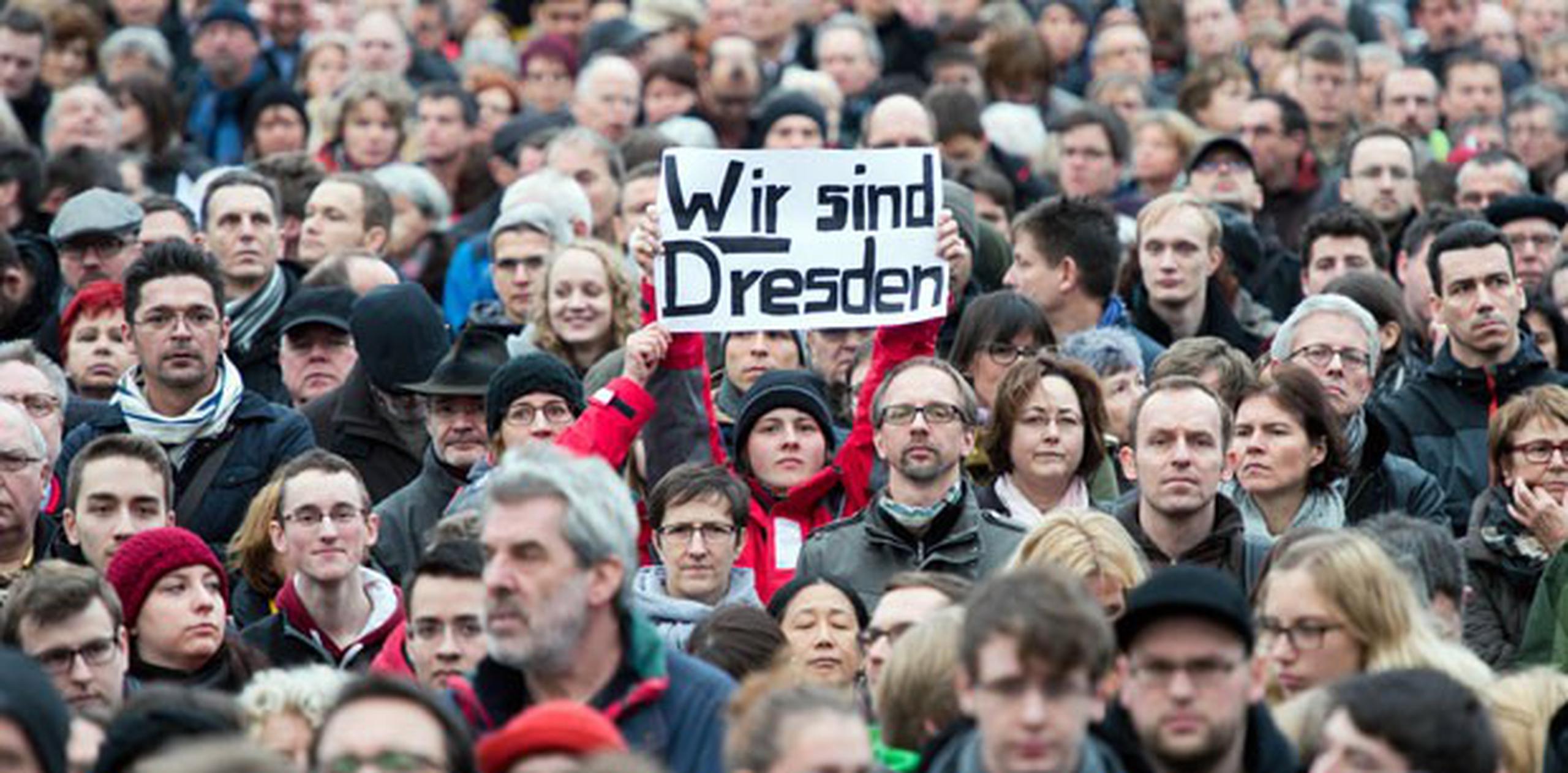 La canciller Angela Merkel ya había pedido a los alemanes no participar en las concentraciones convocadas por Pegida. (AP)