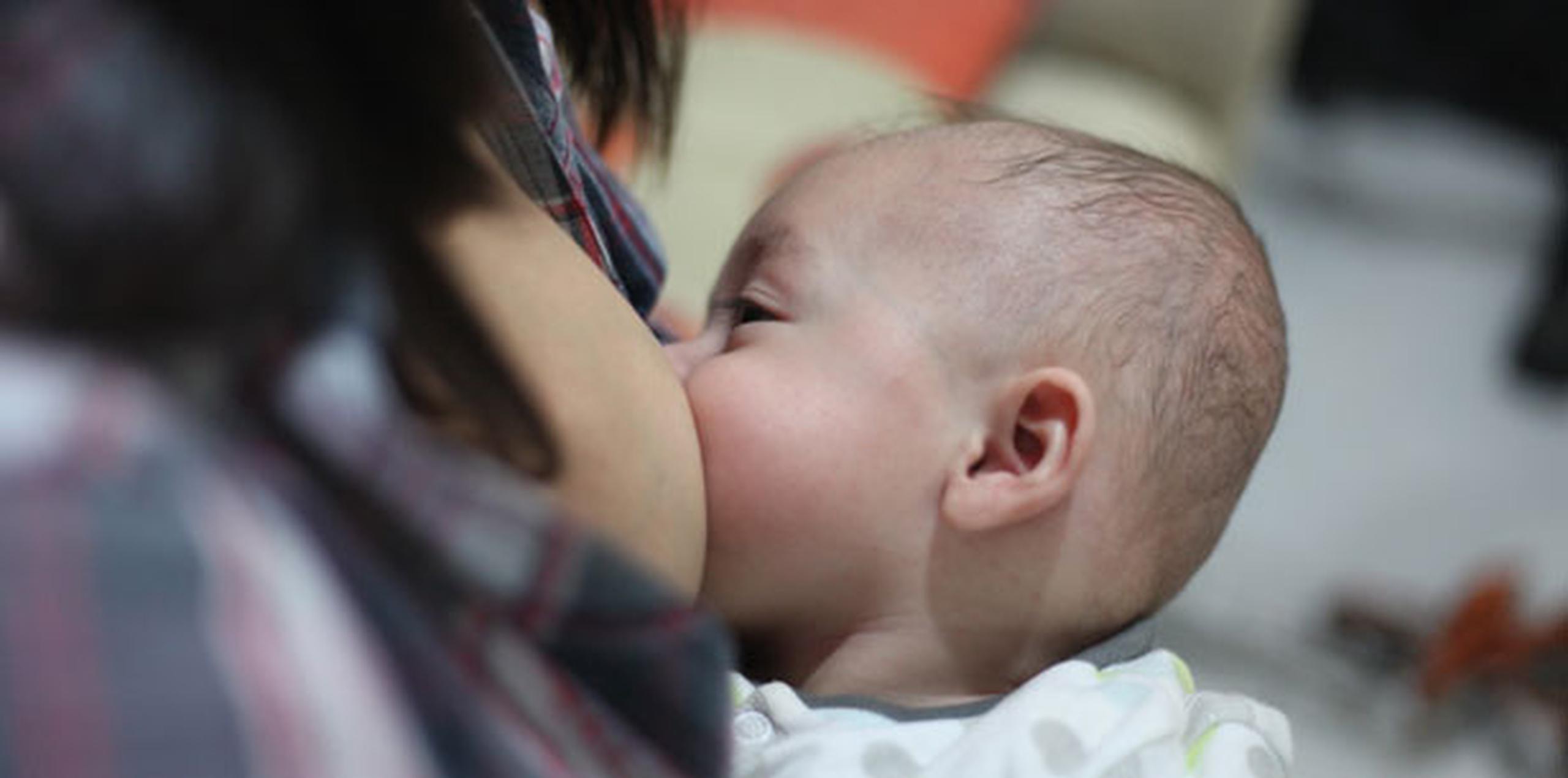Se busca promover la lactancia como el mejor método de alimentación infantil. (EFE)