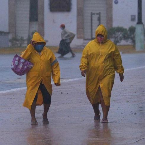Delta toca tierra como huracán categoría dos en México