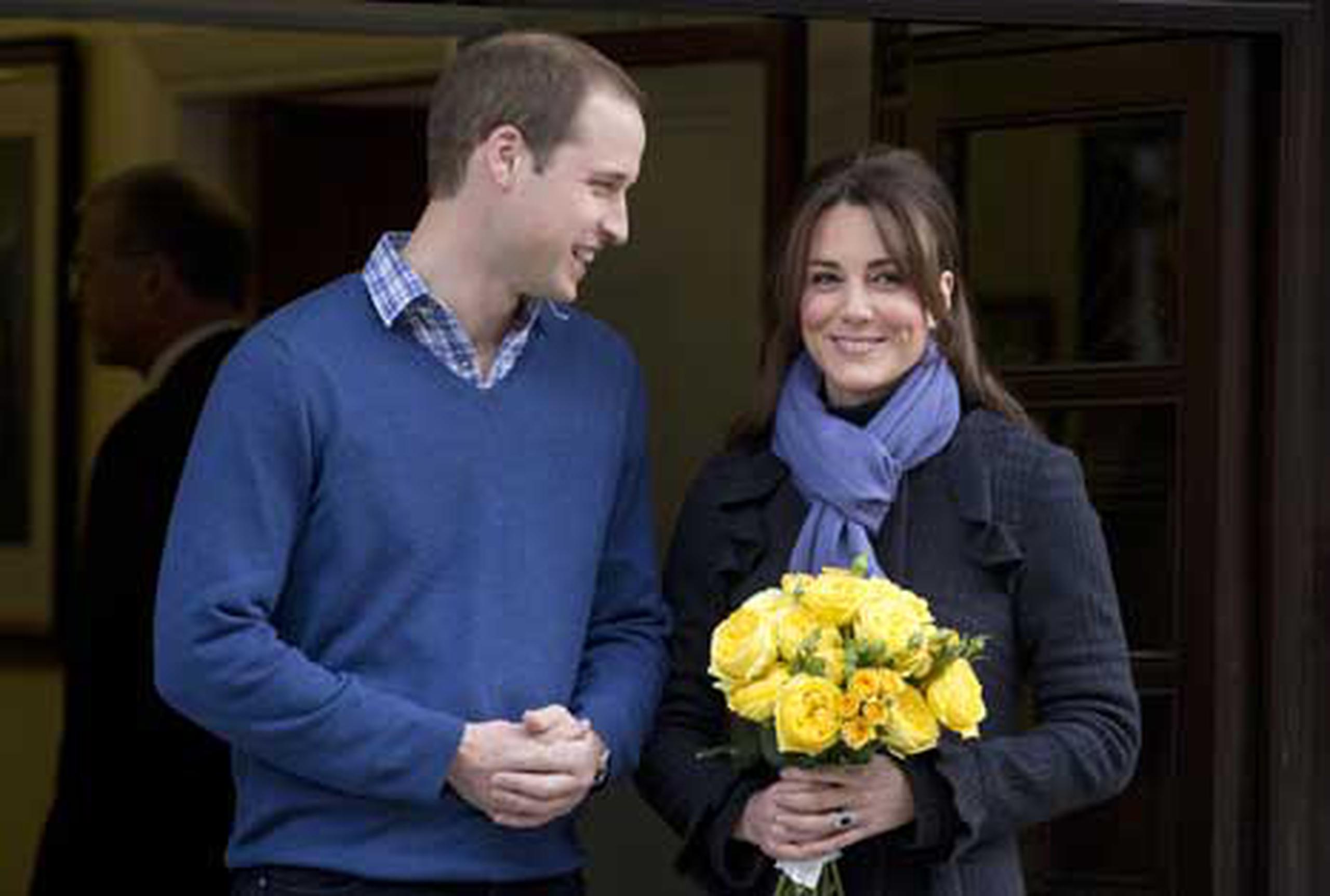 El bebé de Guillermo y Kate Middleton será tercero en la línea de ascensión al trono de Inglaterra.  (AP /Archivo/Alastair Grant)