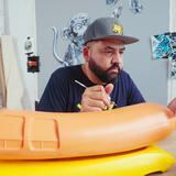 Artistas locales se inspiran en el Wienermobile de Oscar Mayer para crear piezas de arte contemporáneo