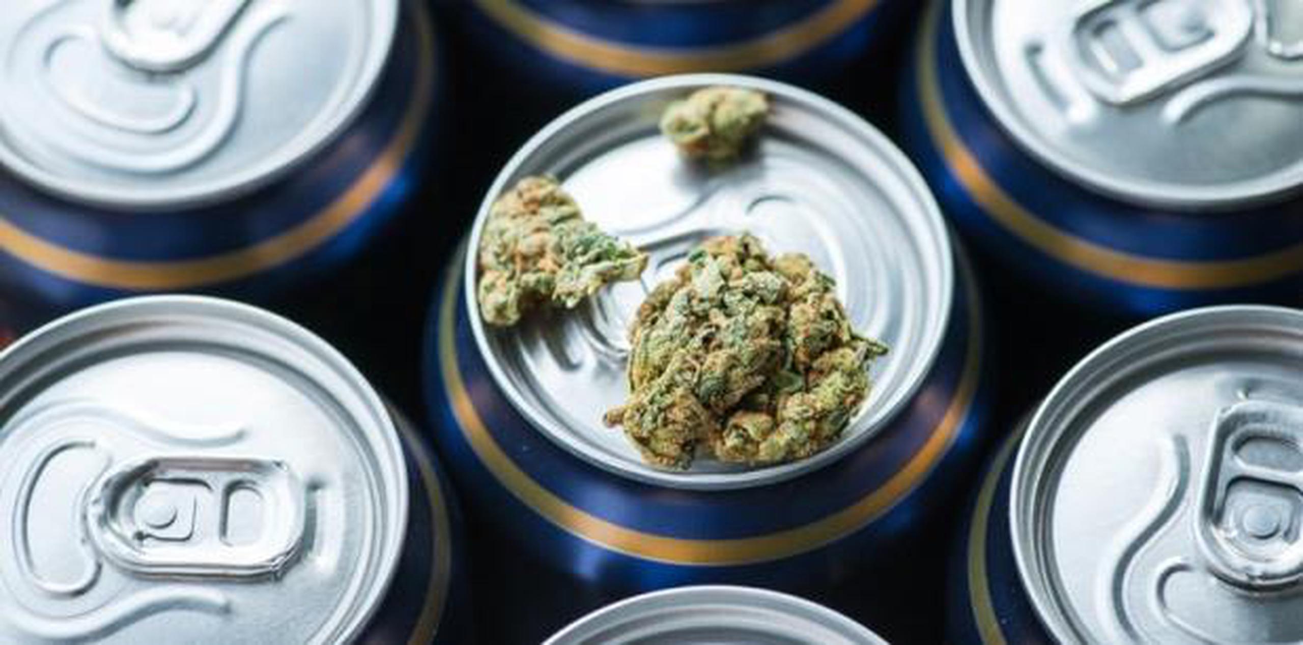 Anheuser-Busch dijo en diciembre que se asociaría con el fabricante de cannabis medicinal Tilray Inc. para desarrollar bebidas sin alcohol con cannabis. (AP / Richard Vogel / Archivo)