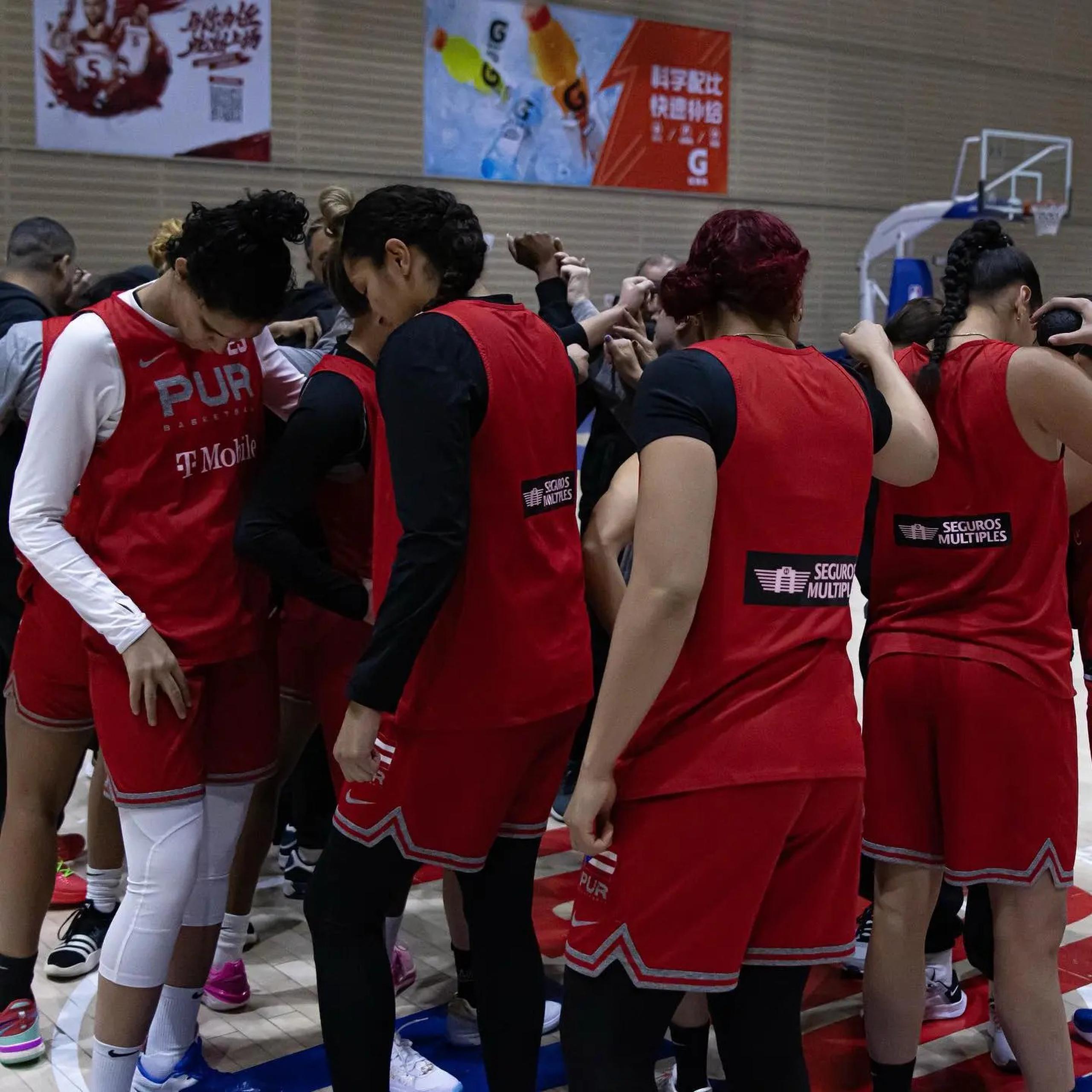 La Selección Nacional de baloncesto femenino se está preparado en China para debutar el jueves en el clasificatorio que se celebrará en la ciudad Xian de ese país.