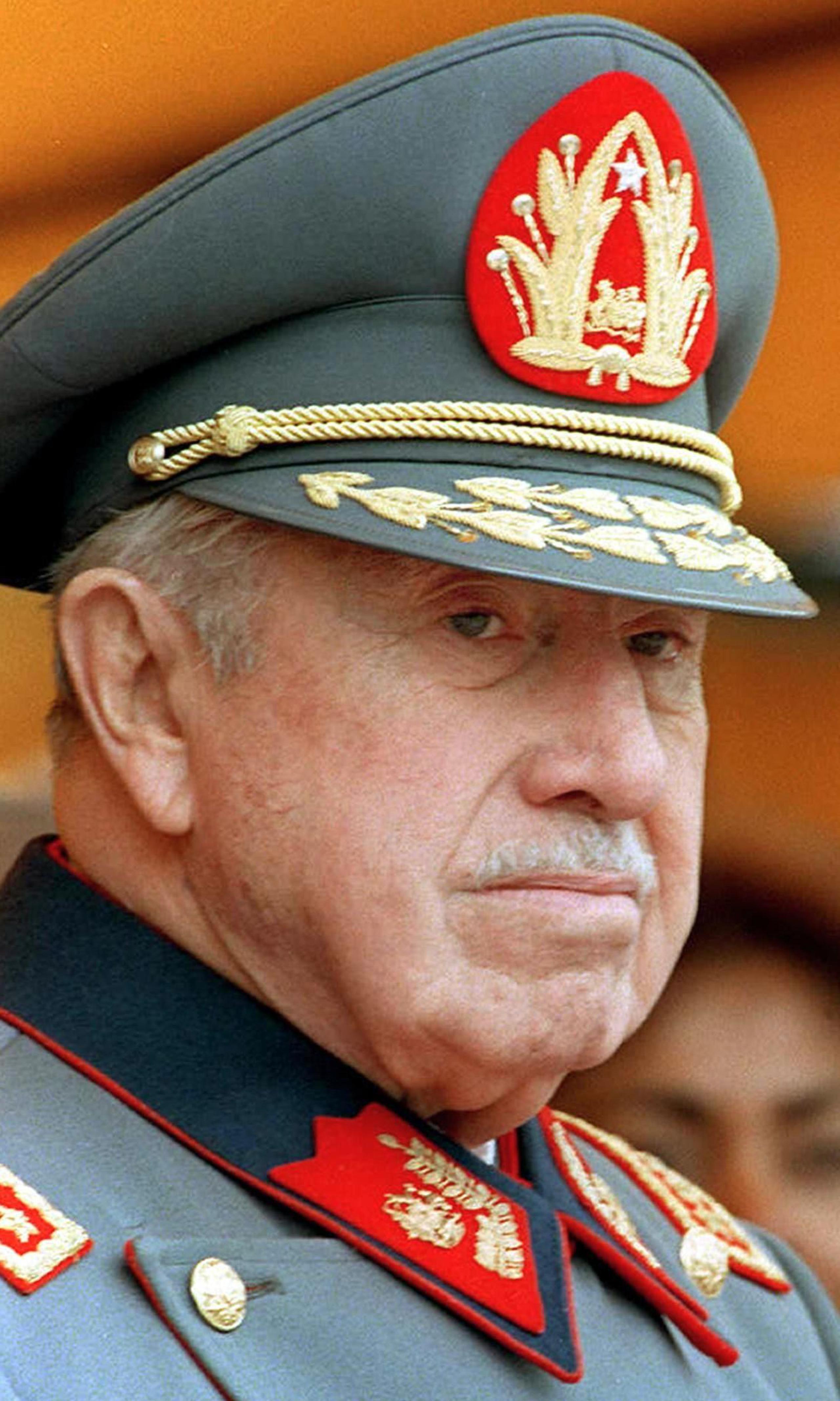 Pinochet, muerto en diciembre de 2010, nunca fue juzgado por el crimen de Letelier, pero tras el fin de la dictadura en 1990, fueron procesados por el asesinato Contreras y su segundo al mando. (Archivo/GFR Media)