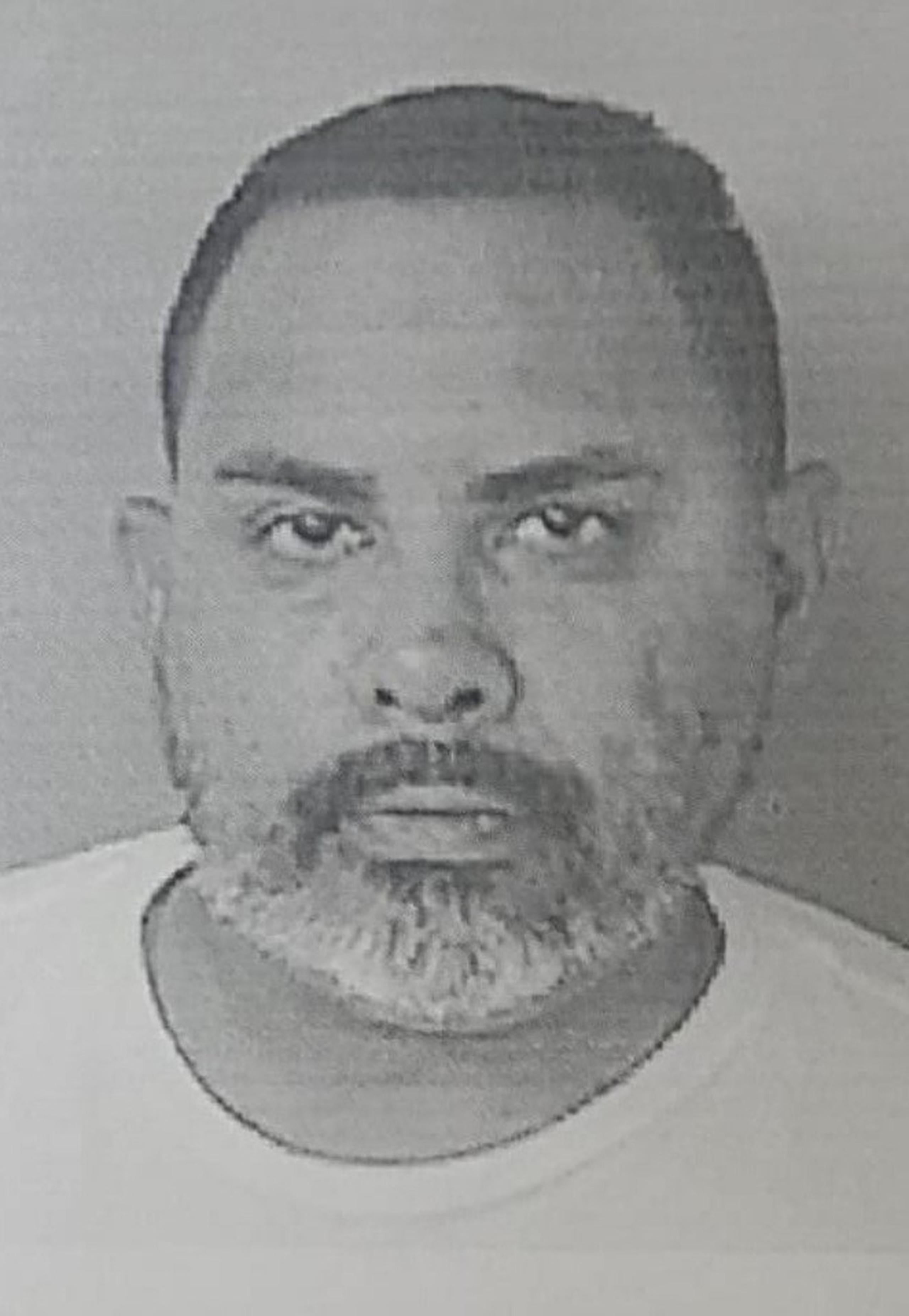 Contra José A. Báez Libran pesaba una orden de arresto con una fianza de $150,000.