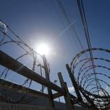Apuñalan a dos confinados en cárcel de Guayama 