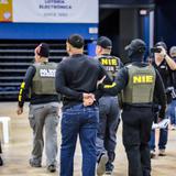 Arrestan 25 personas por trasiego de armas ilegales