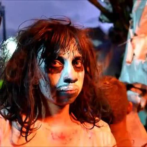 La fiesta de la Calabiuza se impone a Halloween en El Salvador