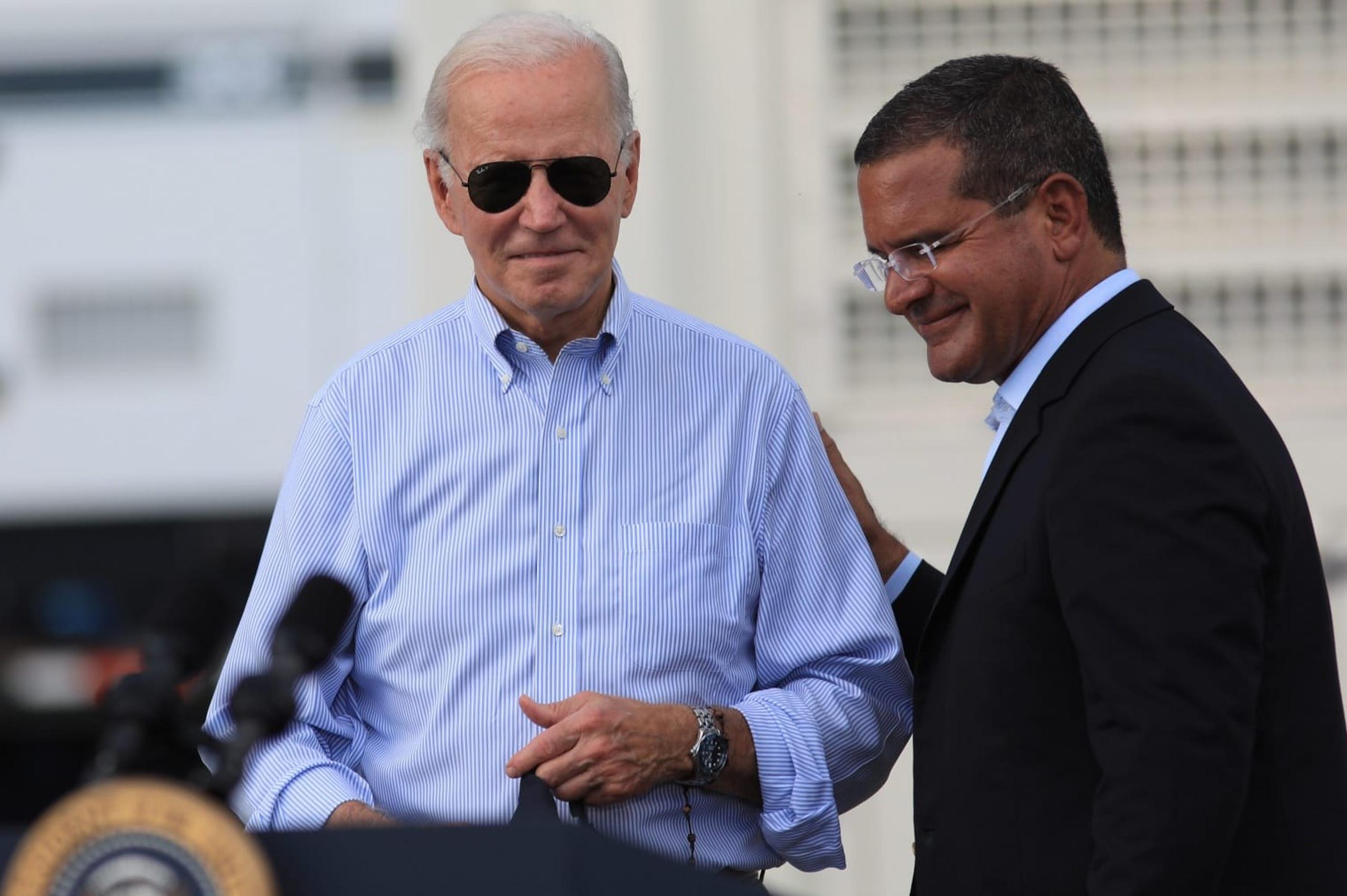 El presidente de los Estados Unidos y el gobernador Pedro Pierluisi durante la visita de Biden en la isla.