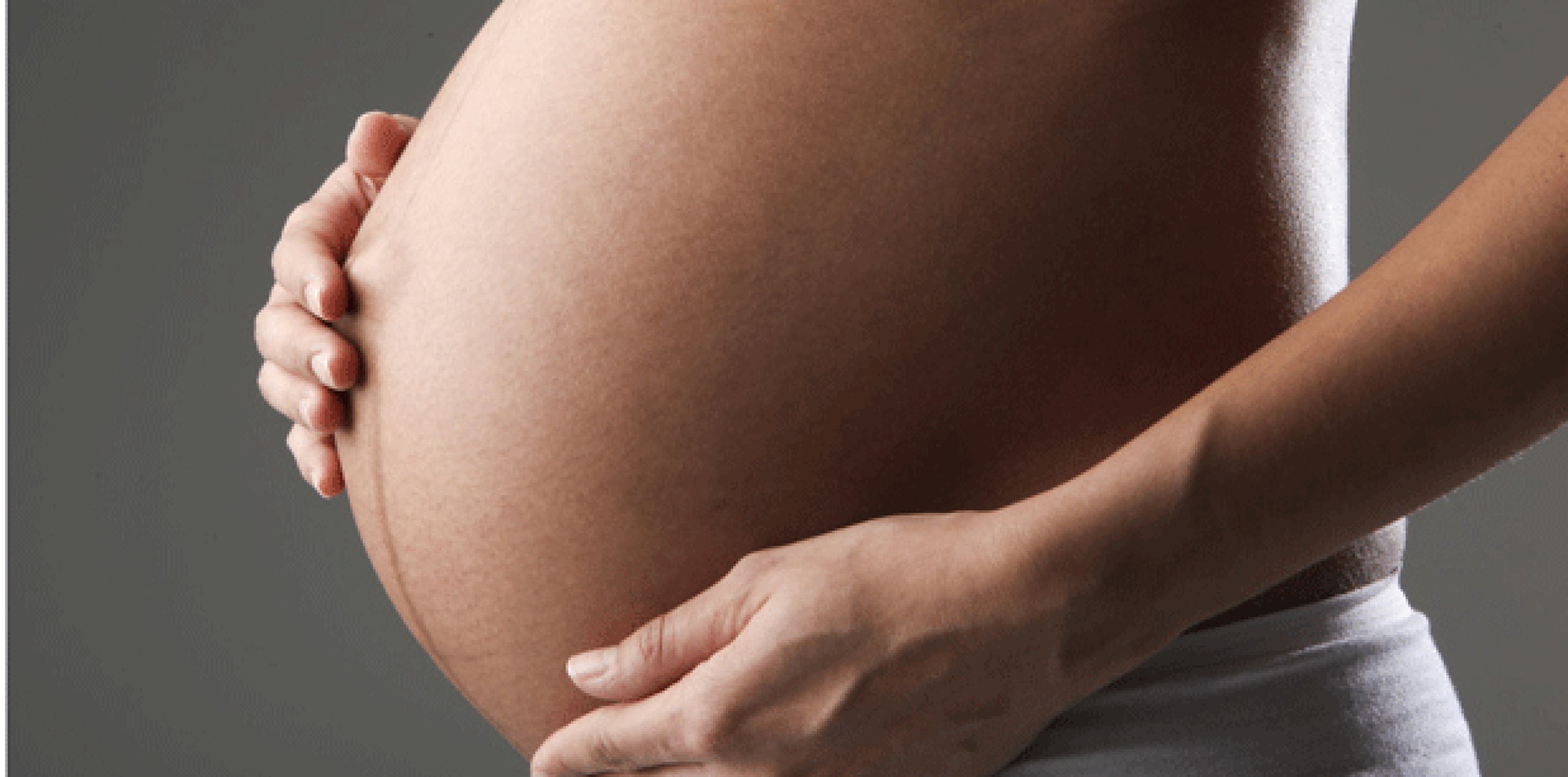 Jennifer Cramblett se embarazó en diciembre de 2011 a través de una inseminación artificial en la que se usó semen donado por un hombre negro en vez de uno blanco que ella y su pareja habían seleccionado. (Archivo)
