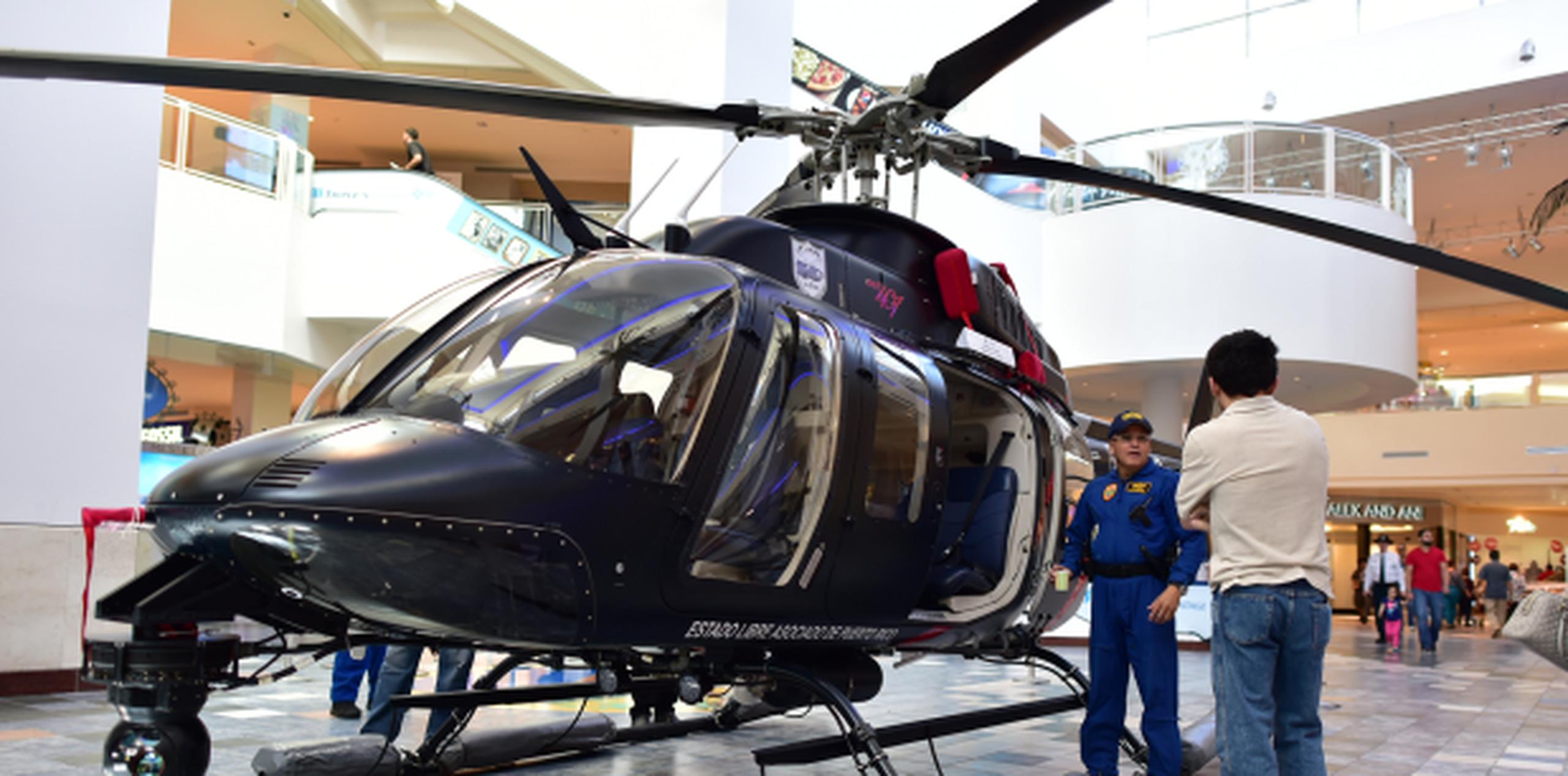 La nave es uno de siete helicópteros de la Policía, tiene un valor original de unos $2 millones y fue construido en el año 2000. (LUIS.ALCALADELOLMO@GFRMEDIA.COM)