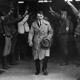 Subasta de manuscritos del dictador Adolfo Hitler genera críticas en Alemania
