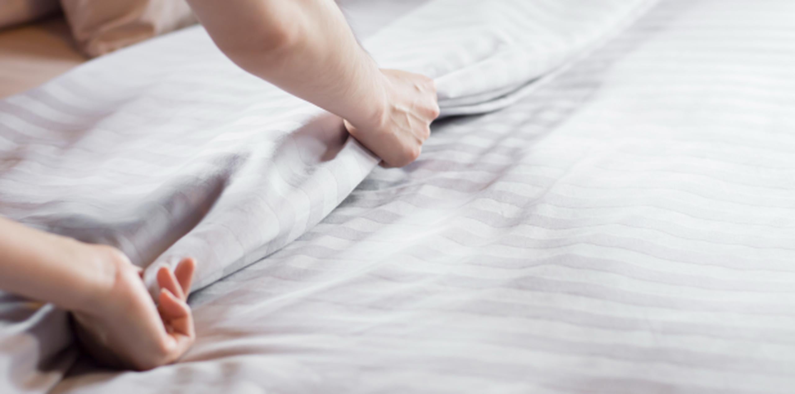 La colcha hay que lavarla con la misma frecuencia que las sábanas y las almohadas. (Shutterstock)
