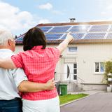 Incentivo de hasta $15,000 para placas solares a  familias de clase media
